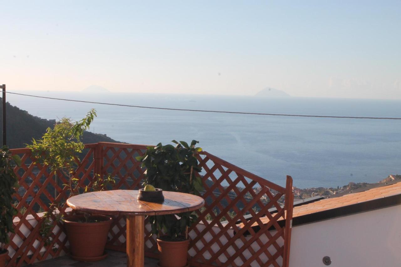 Antico Casale Bed & Breakfast Gioiosa Marea Exterior photo